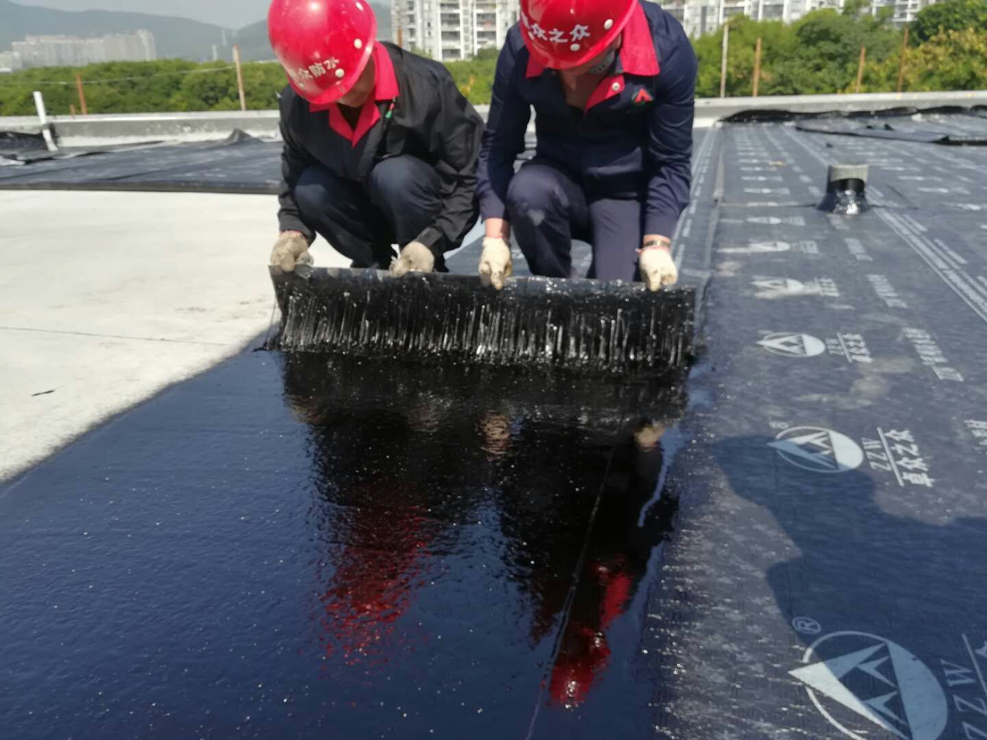 防水工程中选用防水材料应考虑的关键因素